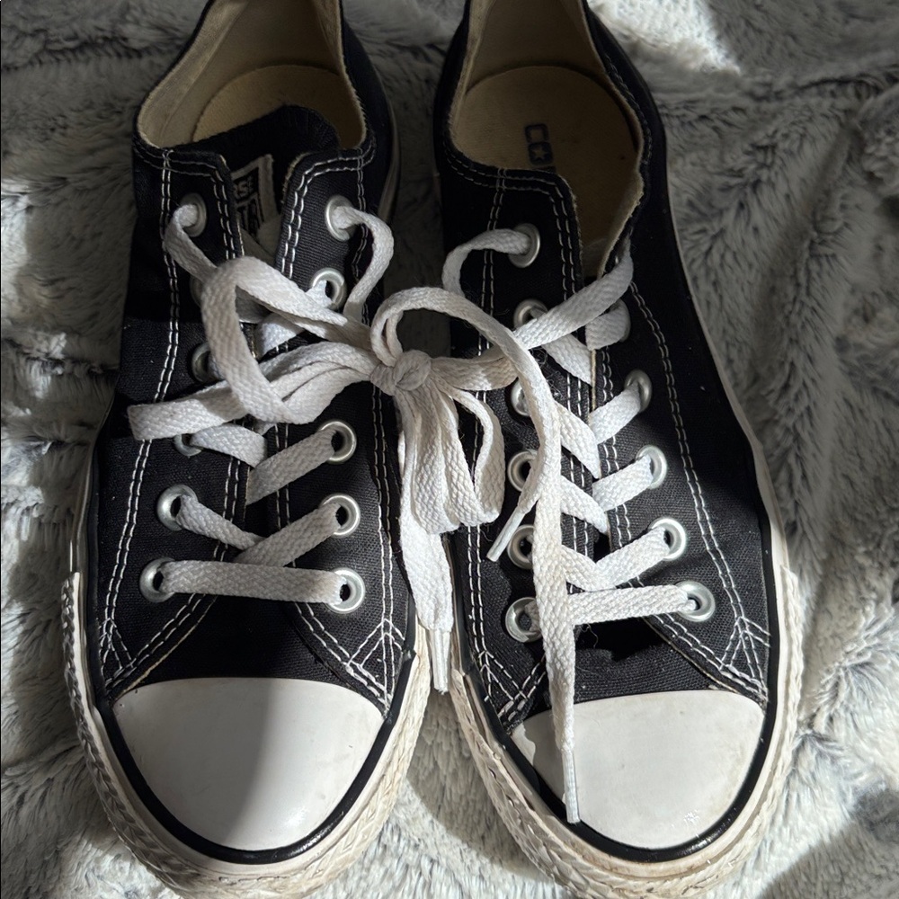 Converse Black Canvas Sneakers in 7.5